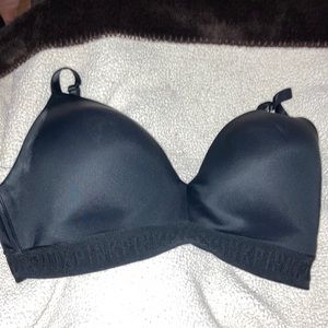 VS PINK Black Wear Everywhere Wireless Bra 36DD